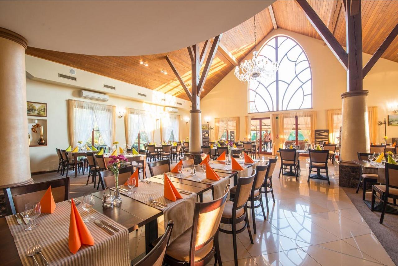 Wellness Hotel Spark Malacky Exterior foto