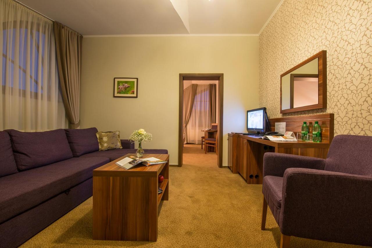 Wellness Hotel Spark Malacky Exterior foto